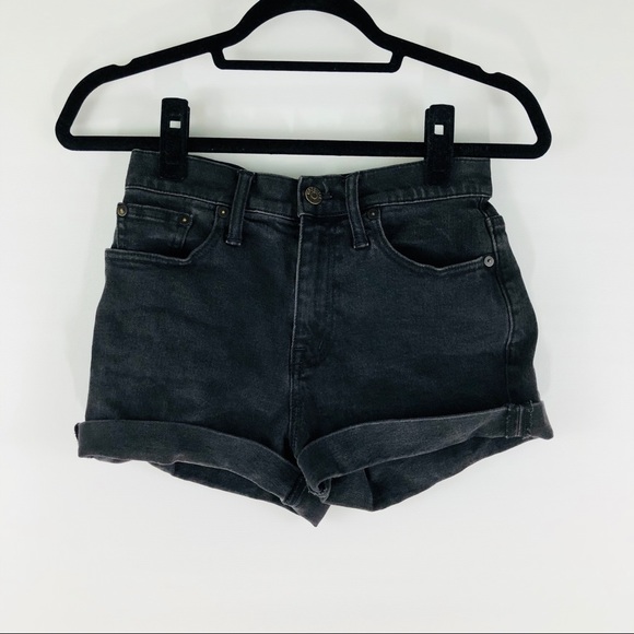 Madewell Pants - 🔵Madewell Black Jean Shorts 🌺